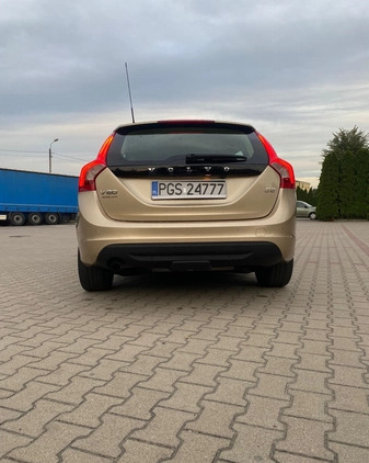 Volvo V60 cena 33700 przebieg: 305123, rok produkcji 2011 z Gdynia małe 121